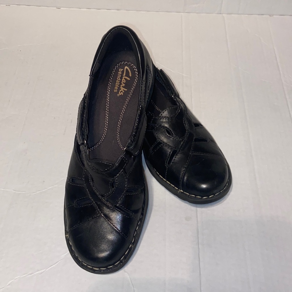 Clarks Bendables black leather shoes size 9M